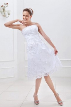 Simple robe de mariée civil pas chère sans bretelle longueur aux genoux broderies  dentelle