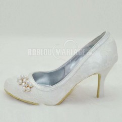Satin chaussure de mariée parée fleurs dentelles talon haut