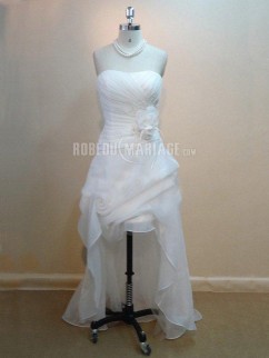 Robe de mariée civile sans bretelle fleur en organza asymétrique pas cher 