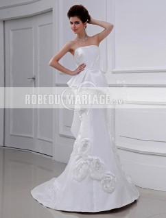 Romantique robe de mariée  traîne courte avec grandes fleurs sur la jupe sans bretelle en taffetas