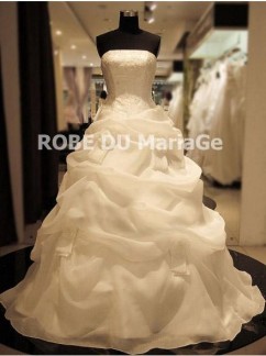 Robe de mariée romantique jupe bouffante bustier organza perles
