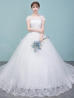 Robe de mariée princesse avec traîne longue robe à la main en dentelle pas cher