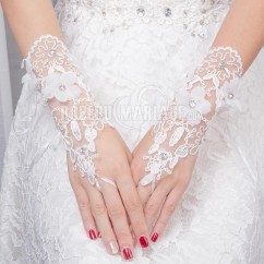 Gants de mariée ornés de perles et de fleurs Gants avec lacet