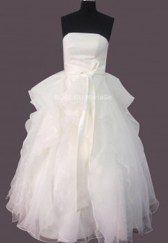 Bustier robe de mariée multi-couches sans bretelle ceinture jupe ample satin