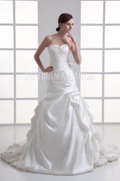 Col en coeur robe de mariée sans bretelle avec appliques en taffetas à traîne courte