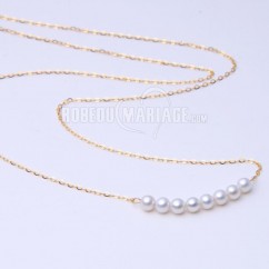 Collier en or avec perles blanches diamètre de 3-4mm
