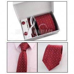 Cinq-pièces, Cravate,Pochette,Pinces à cravate et 2 Boutons