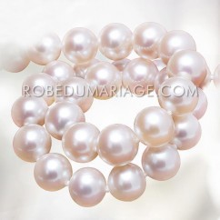 Collier de perles de culture d'eau douce blanches bien rondes bijoux luxueux soirée mariage 
