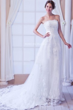 Classique robe A-ligne de mariée sans beretelle dentelle traîne chapelle tulle