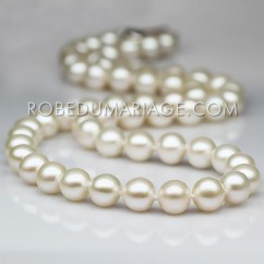 Bijoux en perles de culture d'eau douce blanches prèsque rondes collier de perles mariage 