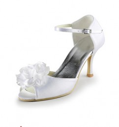 Chaussures de mariée fleur découpée talon haut satin